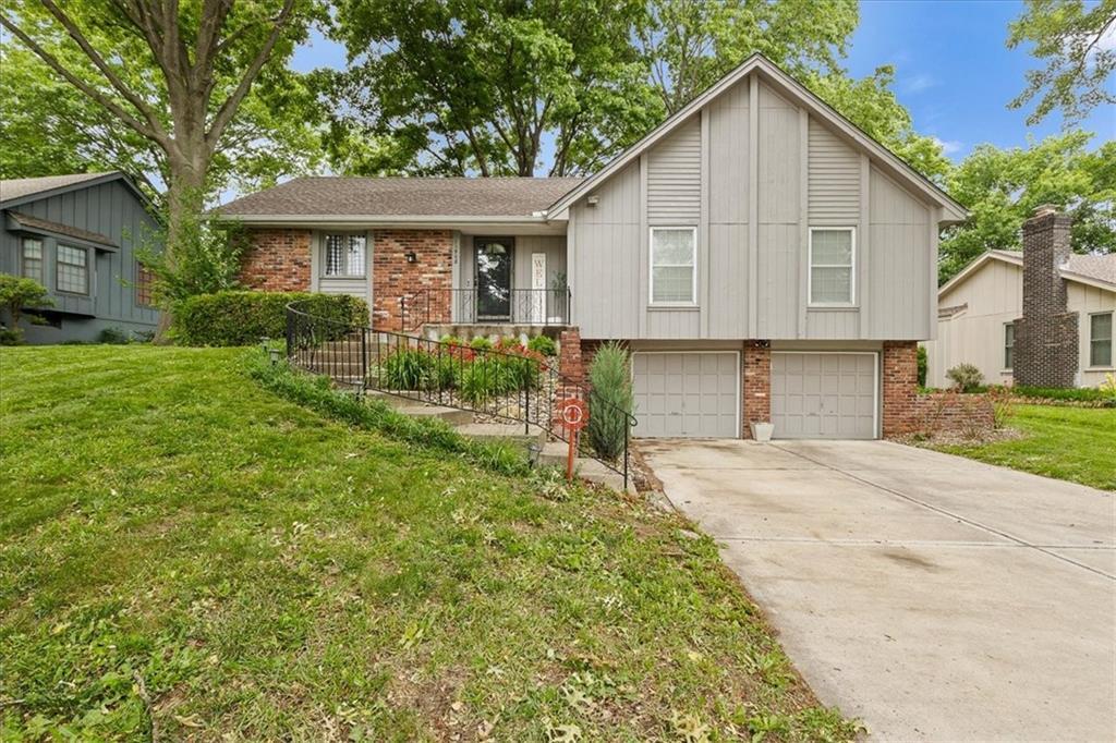 11908 Charlotte St, Kansas City, MO 64146 - photo 1