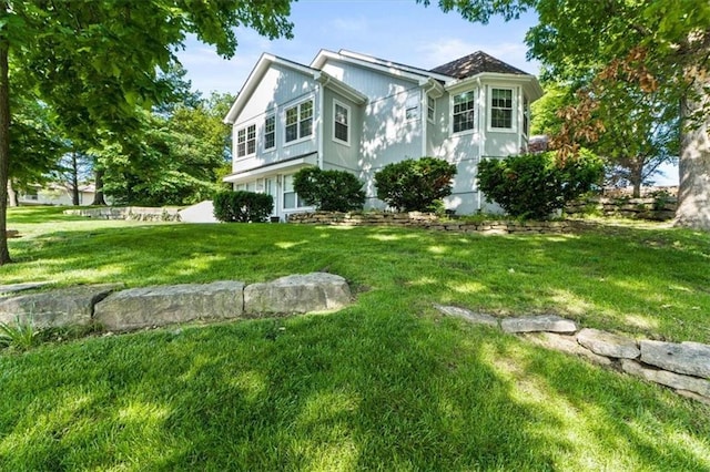 3000 Cedar Crest Dr, Independence, MO 64057 - view of front of house with a front yard