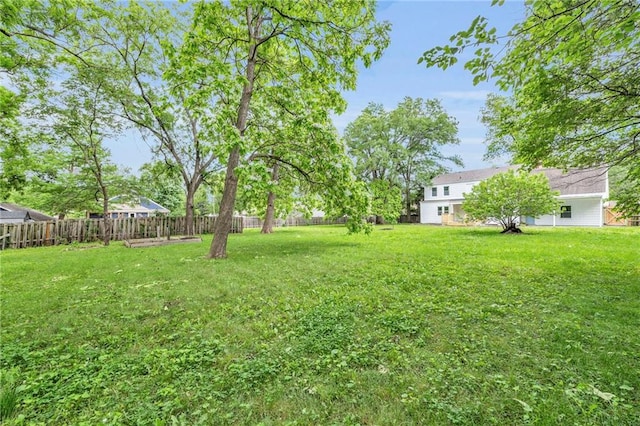 706 W Cedar St, Olathe, KS 66061 - view of yard