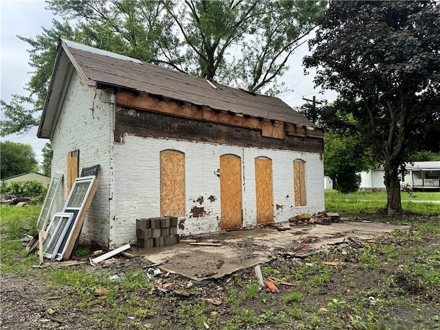 35 W 3rd St, Adrian, MO 64720 - view of outdoor structure