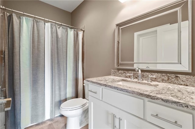 8756 Houston St, Lenexa, KS 66227 - full bath with vanity and a shower with curtain