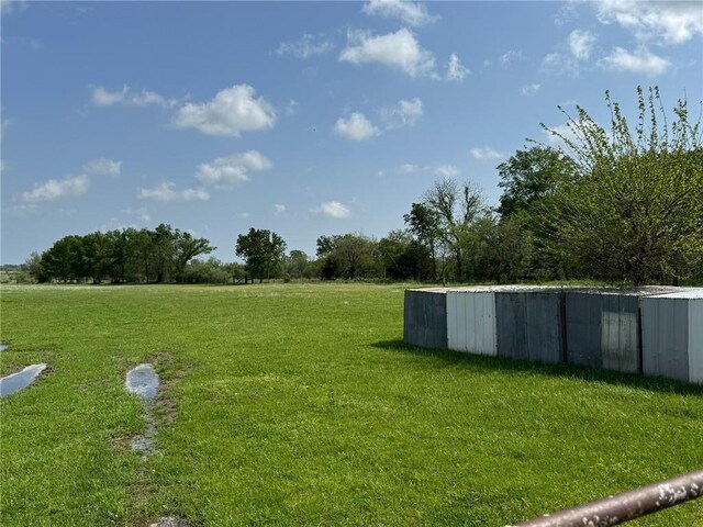 476 170th St, Fort Scott, KS 66701 - view of green lawn