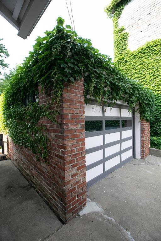 1017 Angelique St, Saint Joseph, MO 64501 - view of garage