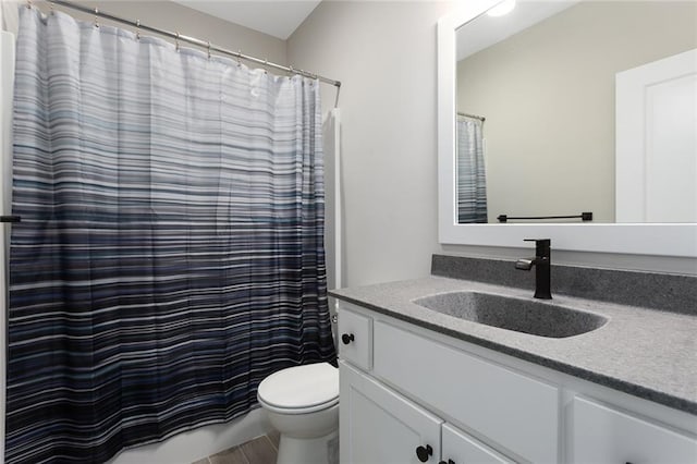 2055 NW Obrien Rd, Lees Summit, MO 64081 - full bath featuring vanity, toilet, and a shower with curtain