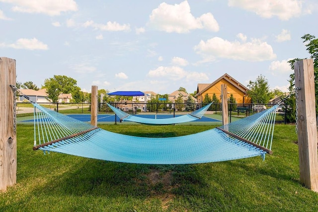 2055 NW Obrien Rd, Lees Summit, MO 64081 - surrounding community featuring a tennis court
