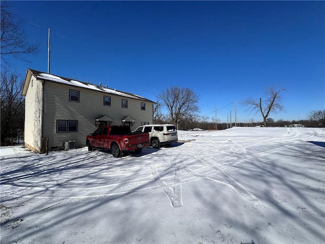 519 N Warren St, Warrensburg, MO 64093 - view of snowy exterior