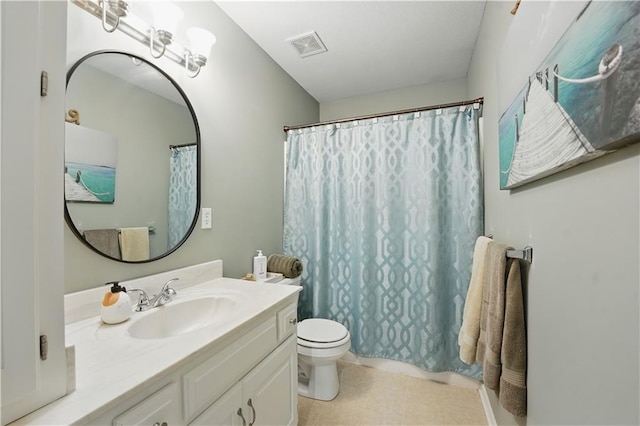 1040 Silverleaf Ln, Liberty, MO 64068 - bathroom with toilet, vanity, and curtained shower