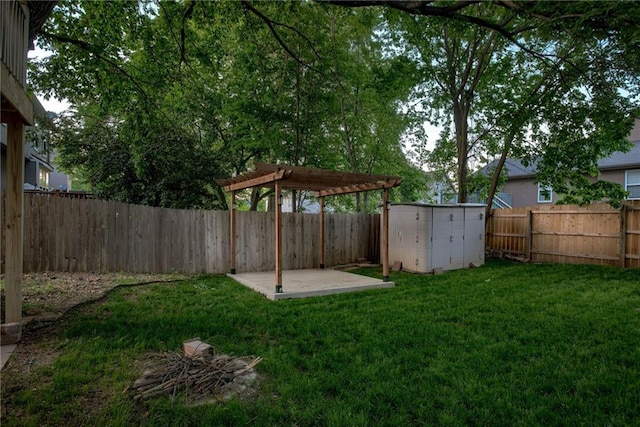21830 S Race St, Spring Hill, KS 66083 - view of yard with a pergola and a patio area