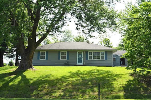 7141 SW F Hwy, Trimble, MO 64492 - view of front of house featuring a front lawn