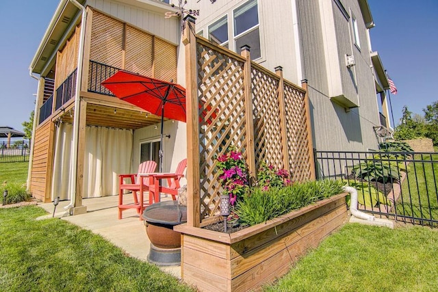 14485 S Houston St, Olathe, KS 66061 - back of property featuring a patio
