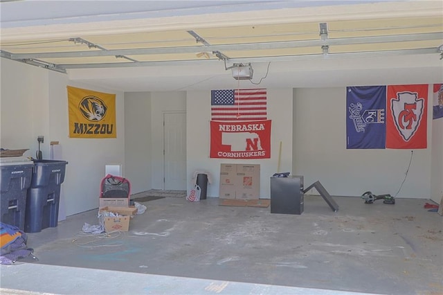 7500 N Oakland Ave, Kansas City, MO 64158 - garage with a garage door opener