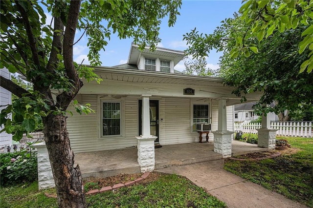 614 S 7th St, Atchison, KS 66002 - bungalow with a porch