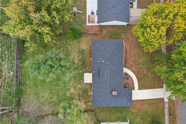 618 E 108th Ter, Kansas City, MO 64131 - aerial view of property and surrounding area
