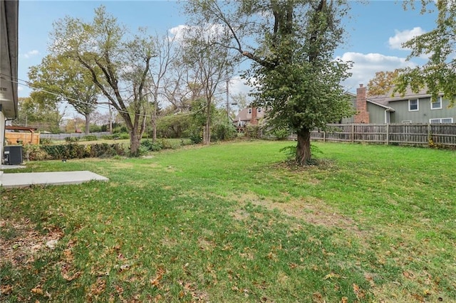 618 E 108th Ter, Kansas City, MO 64131 - view of yard featuring cooling unit and a patio