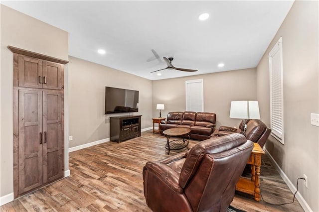 1105 S Gordon St, Concordia, MO 64020 - living area with ceiling fan, light wood-type flooring, baseboards, and recessed lighting