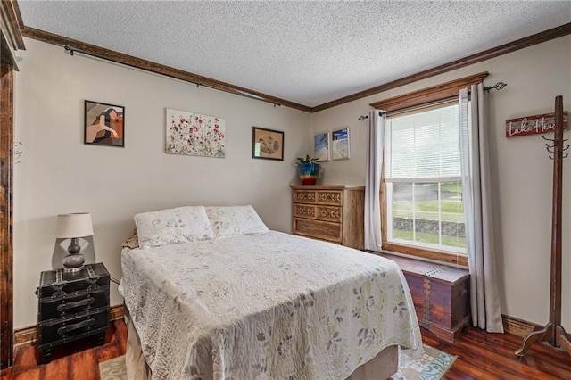 218 NE Bayview Dr, Lees Summit, MO 64064 - bedroom featuring ornamental molding, dark wood-style flooring, a textured ceiling, and baseboards