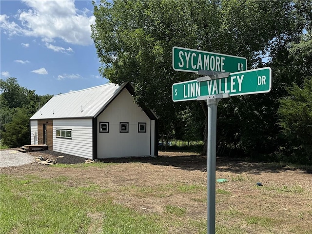 258 Sycamore Dr, Linn Valley, KS 66040 - exterior view of a metal roof