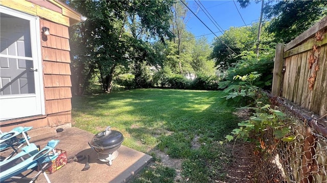 1445 E 77th St, Kansas City, MO 64131 - view of green lawn