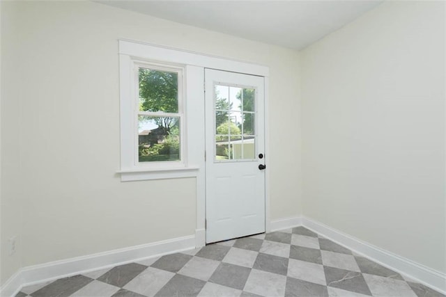 1795 S Norwood Ave, Independence, MO 64052 - entryway featuring baseboards