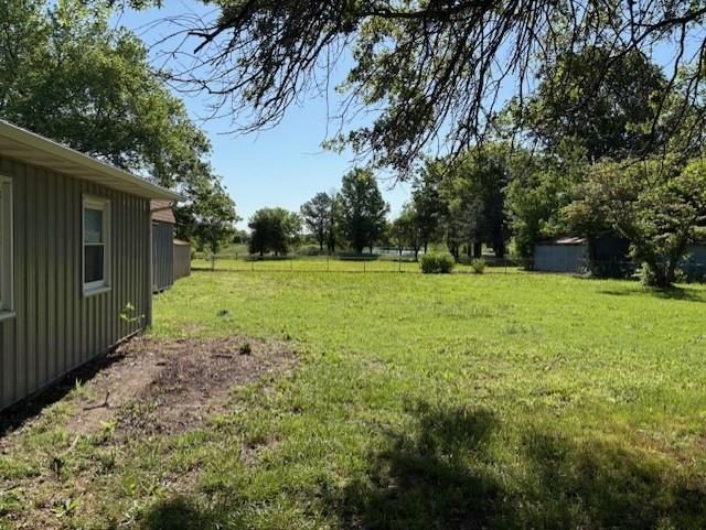 22025 Ness Rd, Parsons, KS 67357 - view of green lawn
