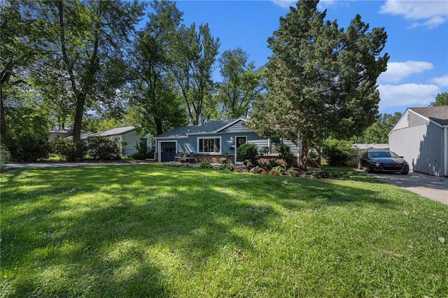 11410 W 68th Ter, Shawnee, KS 66203 - ranch-style home featuring a front lawn