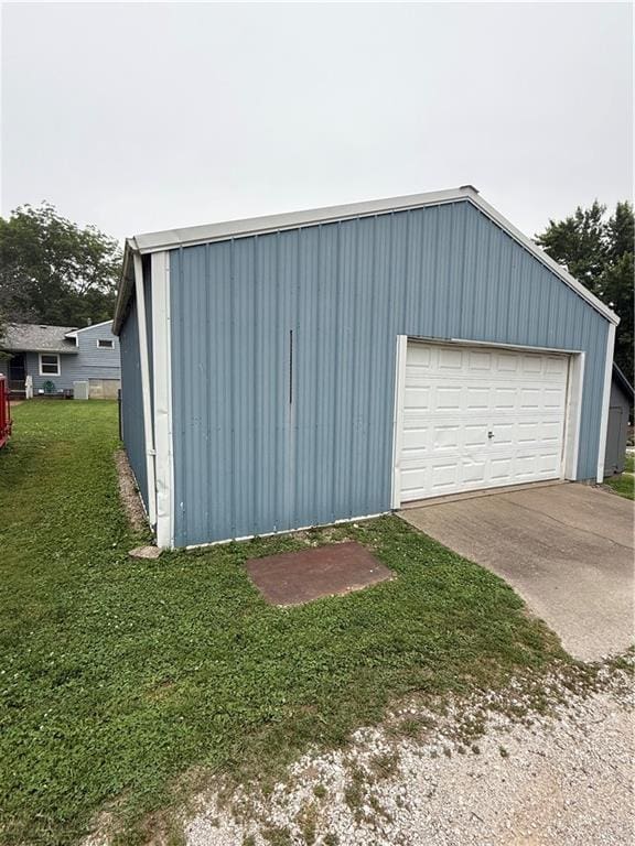 316 N 18th St, Lexington, MO 64067 - view of detached garage