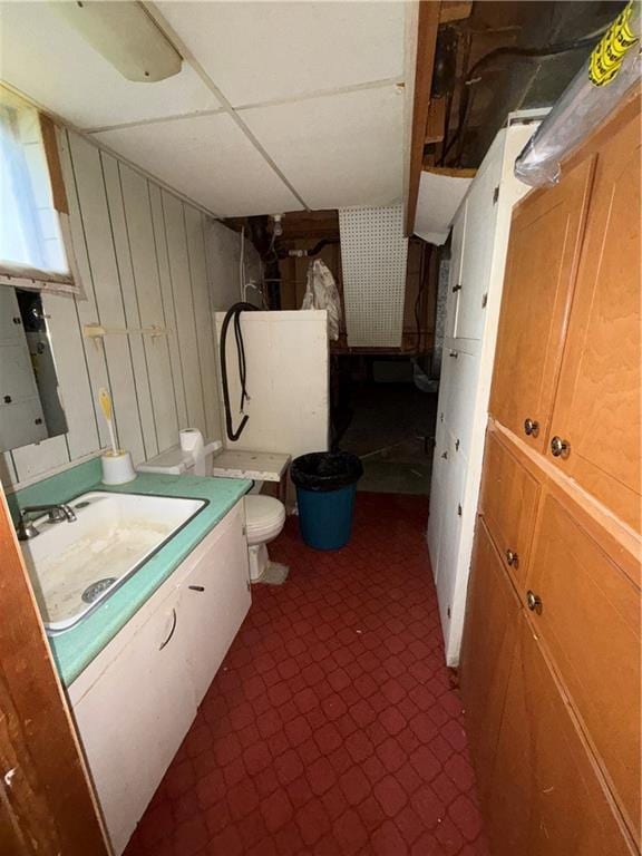 316 N 18th St, Lexington, MO 64067 - bathroom featuring vanity and toilet