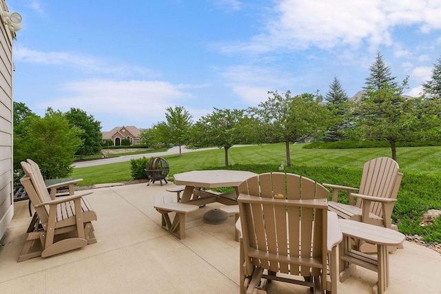 10309 S Oakcrest Ln, Olathe, KS 66061 - view of patio / terrace with outdoor dining area