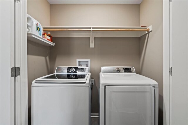 15700 NW 122nd St, Platte City, MO 64079 - laundry room featuring washer and dryer