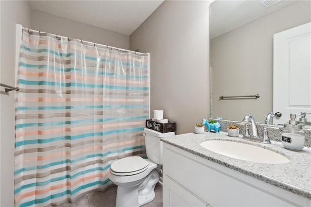 15700 NW 122nd St, Platte City, MO 64079 - full bath featuring vanity, toilet, tile patterned floors, and a shower with curtain