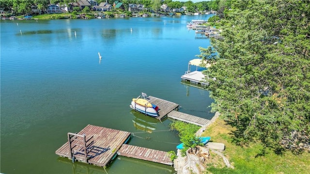 135 Dockside Cir, Lake Tapawingo, MO 64015 - photo 1
