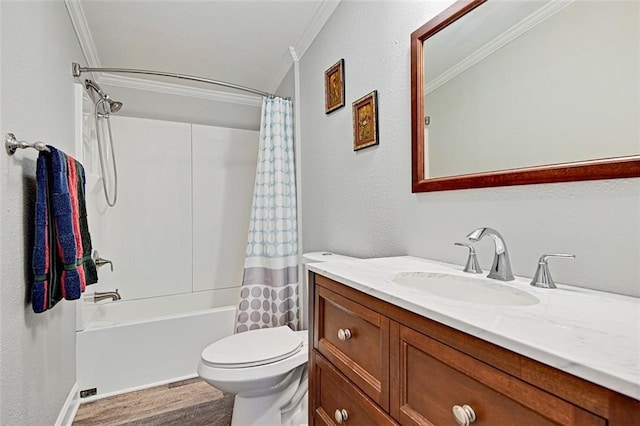 38686 Jingo Rd, Lacygne, KS 66040 - full bathroom featuring crown molding, vanity, toilet, shower / bathtub combination with curtain, and wood finished floors