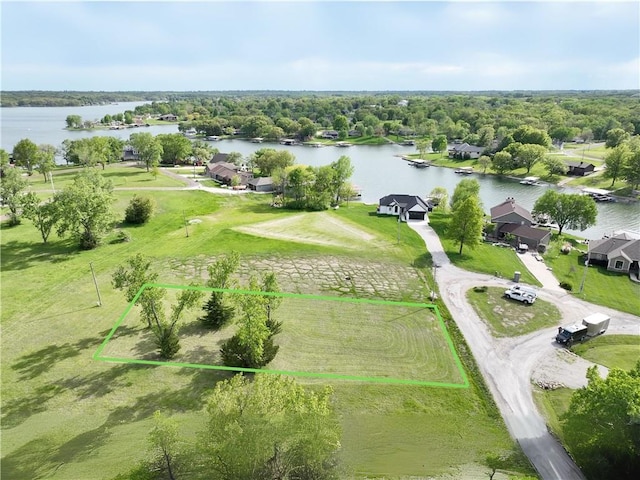 LOT2269 Scuba Ct, Gallatin, MO 64640 - aerial view of property and surrounding area featuring a large body of water and property boundaries highlighted