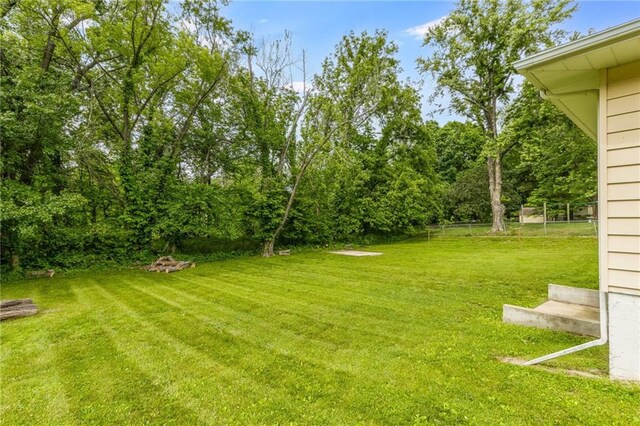 1221 Sunset St, Chillicothe, MO 64601 - view of yard