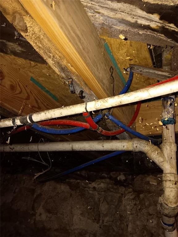 2539 Kensington Ave, Kansas City, MO 64127 - view of inside crawl space