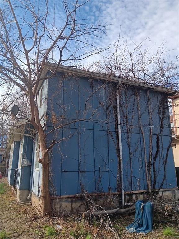 2539 Kensington Ave, Kansas City, MO 64127 - view of side of home