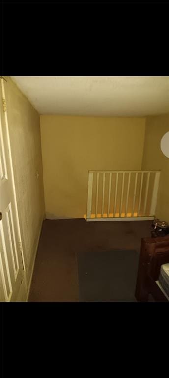 2539 Kensington Ave, Kansas City, MO 64127 - view of staircase