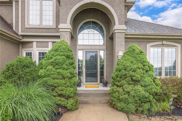 5706 NE Sapphire Pl, Lees Summit, MO 64064 - entrance to property with stucco siding