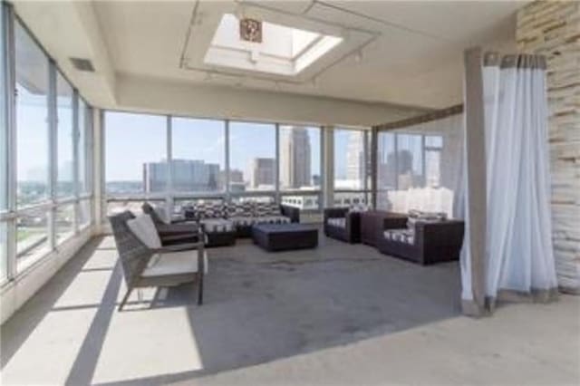 600 E 8th St Unit 6N, Kansas City, MO 64106 - building lobby featuring a city view