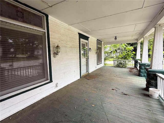 1202 Wall St, Galena, KS 66739 - view of wooden porch