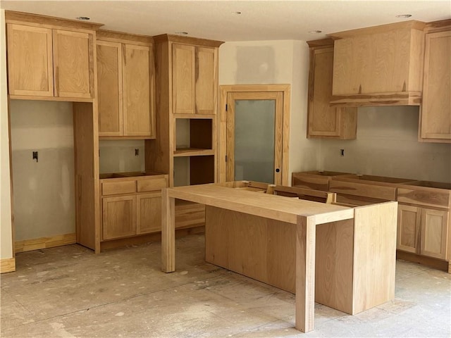 303 SW 17th St, Oak Grove, MO 64029 - kitchen with a kitchen island