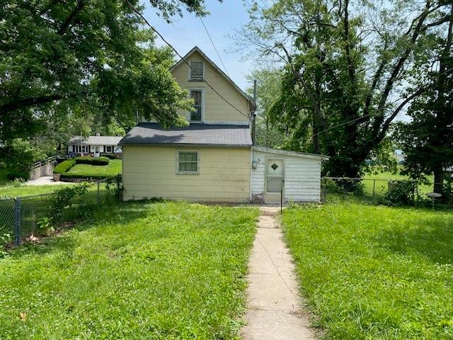 1209 S 6th St, Atchison, KS 66002 - view of rear view of house