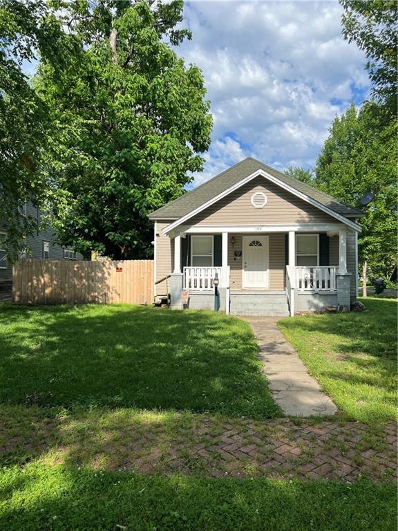 102 S Olive St, Pittsburg, KS 66762 - view of front facade with covered porch