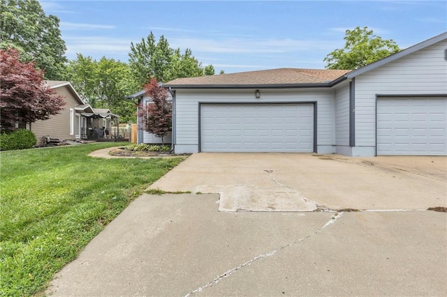 1528 E 123rd St, Olathe, KS 66061 - garage with driveway