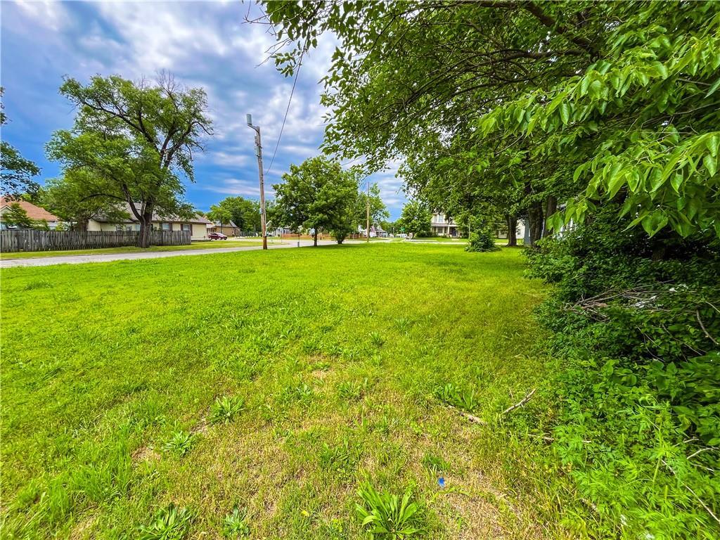 921 W Main St, Independence, KS 67301 - photo 2