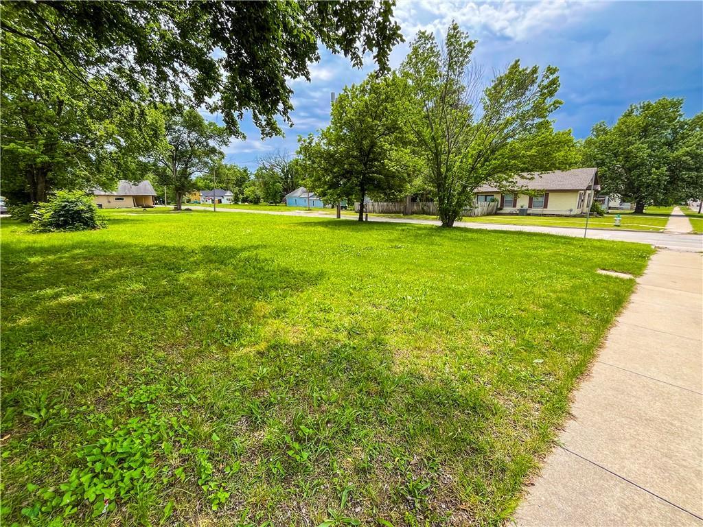 921 W Main St, Independence, KS 67301 - photo 1
