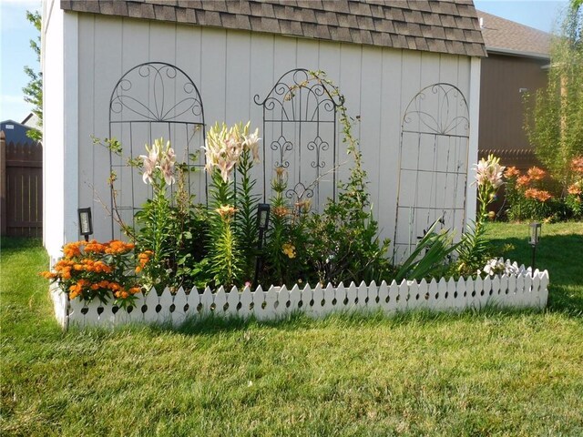 6418 N 141st St, Basehor, KS 66007 - view of grassy yard