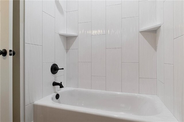 18 Beechwood Ln, Linn Valley, KS 66040 - full bath featuring shower / washtub combination