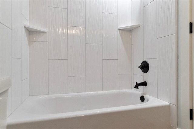 18 Beechwood Ln, Linn Valley, KS 66040 - full bath with bathing tub / shower combination
