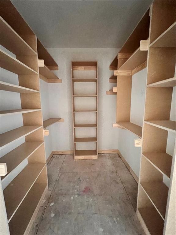 16500 Ingalls St, Gardner, KS 66030 - view of walk in closet